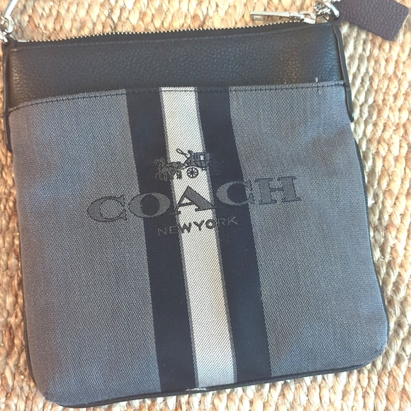 Coach crossbody bag - Picture 2 of 6